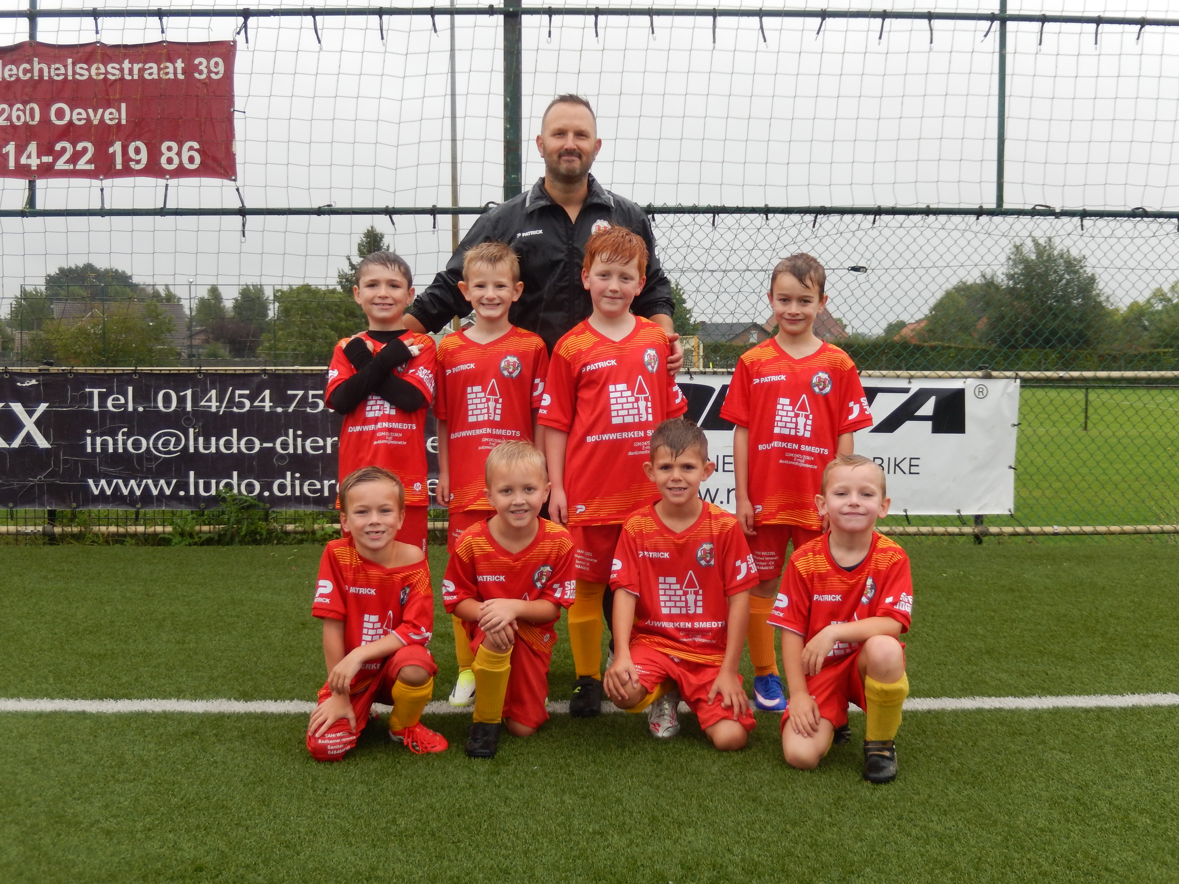 U8 geel